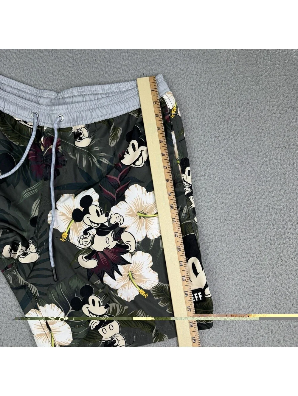 Neff Disney Mickey Mouse Floral Swim Board Mickey Shorts Men's Size XL (36x8)